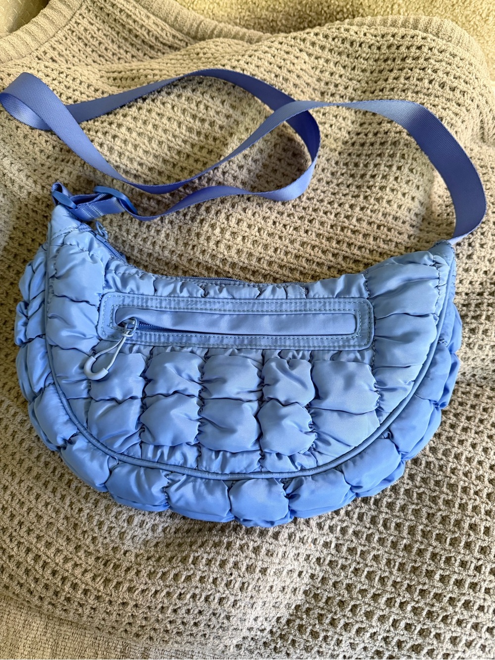 Wild fable blue puffer crossbody purse